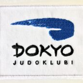 dokyo embleem